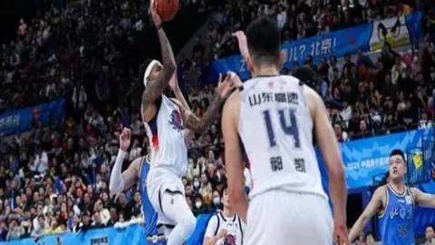 3月10日CBA常规赛：新疆VS广东，齐麟赛场亮点集锦